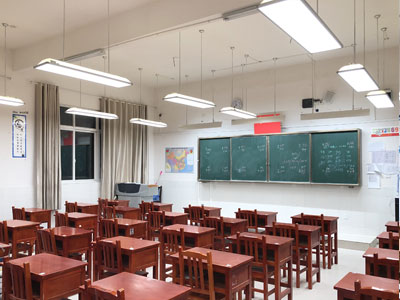 貴州市觀山湖中學課（kè）室護眼燈改造案例