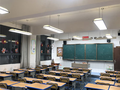 貴州市東山小學教室護眼燈改造（zào）案例